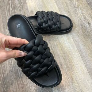 LIKE NEW H&M Black Woven Slide Sandals
